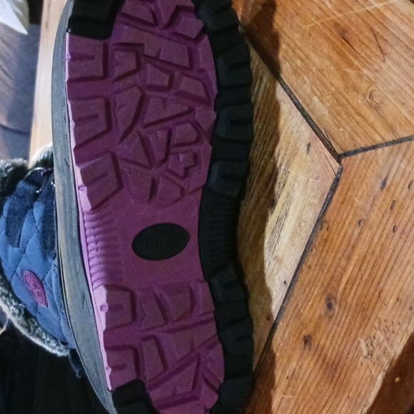 TOTES Jenna snow boot size 4m in box 31 - Picture 3 of 4